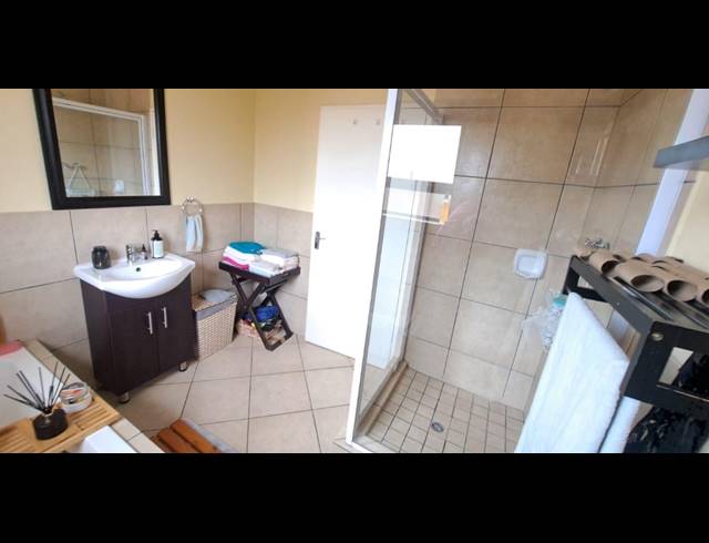 2 BEDROOM APARTMENT FOR SALE IN ALBERTSDAL